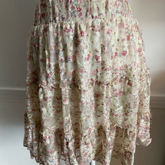 Maurices • Cream Pink Floral Lace Mini Skirt - Picture 2 of 6